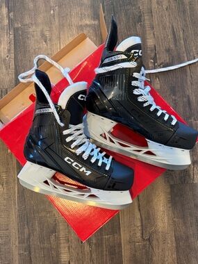 CCM Black White Ice Hockey Skates